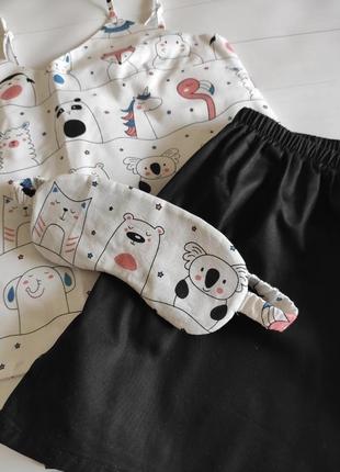Пижама с весёлой майкой и чёрными шортами5 фото