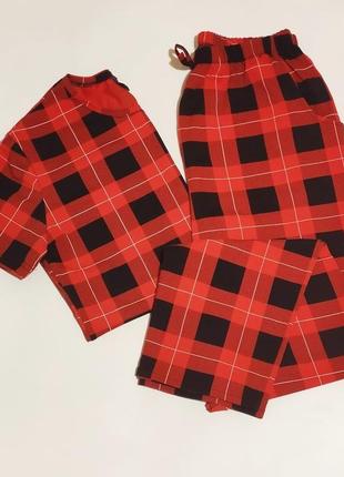 Трендовая пижама с футболкой и штанами в клеточку красно-черного цвета из трикотажа как h&m