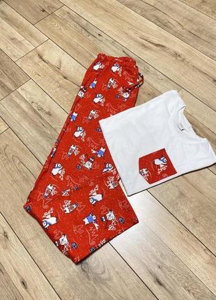 Тепла фланелева піжама з футболкою та червоними штанами у принт з білими ведмедями