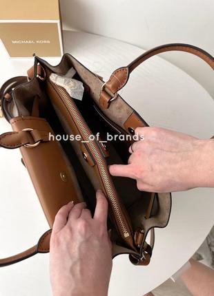 Женская брендовая сумочка michael kors hamilton legacy satchel сумка кроссбоди crossbody оригинал кожа мишель корс майкл корс на подарок жене девушке8 фото