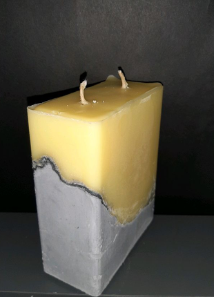 Свічки на бетоні6 фото