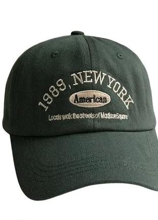Трендова бейсболка зеленого кольору new york