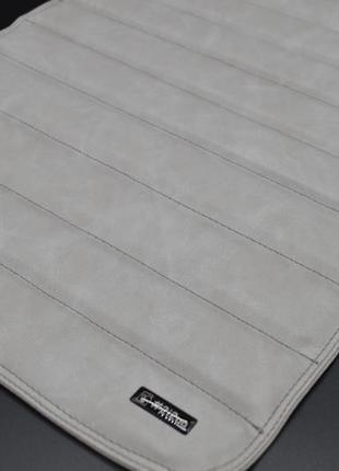 Шкіряний підставка килимок-накладка на підлокітник дивана "світло сірий"9 фото