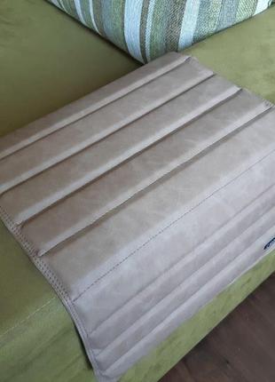 Кожаный подставка коврик-накладка на подлокотник дивана "кремовый"3 фото
