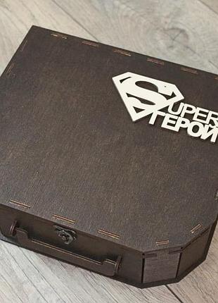 Подарункова дерев'яна коробка " чемодан " " сундук " валіза 30 * 25 * 10 см. палісандр