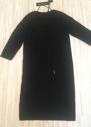 Чорне трикотажне плаття з шнурівкою на грудях2 фото