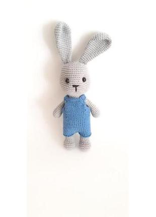 Зайка, вязаная мягкая игрушка