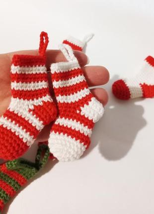 Новорічні шкарпетки, ялинкові іграшки, в'язані ніс, в'язані шкарпетки7 фото