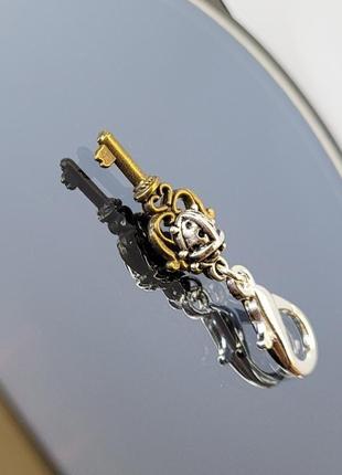 Брелок на ключі ключ та божа корівка4 фото