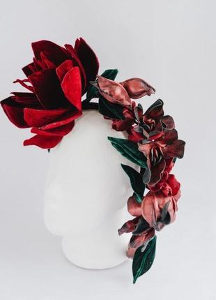 Ободок з квітами з тканини і шкіри8 фото
