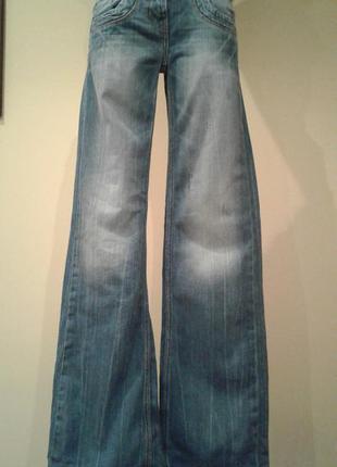 Актуальные джинсы клеш.1 фото
