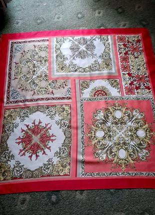 Красивый розовый платок