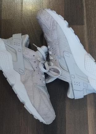Кросівки бігові Blazer nike air huarache run prm
