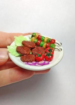 Кулинарная миниатюра в виде магнита "барбекю"3 фото