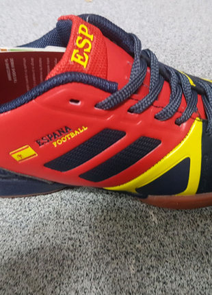 Стоноги, бампы, залки кросівки для футболу