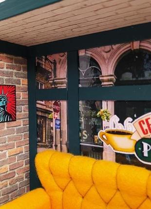 Румбокс в виде ключницы "central perk", сериал "друзья"6 фото