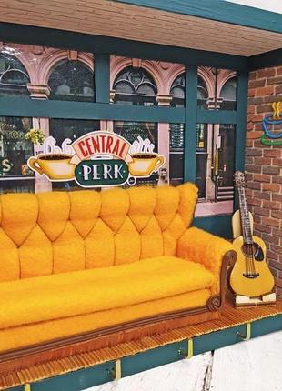 Румбокс в виде ключницы "central perk", сериал "друзья"3 фото