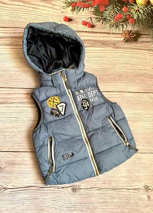 Класна жилетка на хлопчика