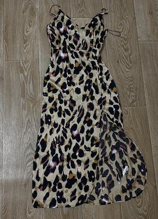 Платье prettylittlething леопардовое