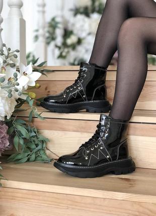 Ботинки alexander mcqueen tread slick boots  черевики