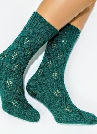 Женские вязаные носки с ажурным узором1 фото