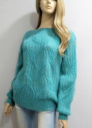 Жіночий в'язаний светр з мохеру