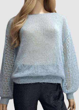 Женский вязаный свитер из мохера