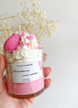 Ароматизована свічка "strawberry and cream"