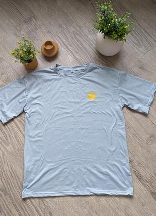 Блакитна футболка з сонечком