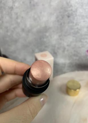 Кремовый хайлайтер в стеку westman atelier оттенок nectar