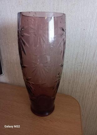 Винтажная ваза ссср 1960 годов резьба цветное рубиновое стекло1 фото