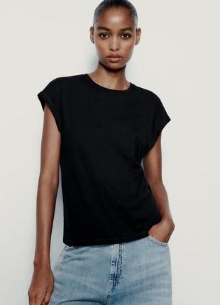 Жіноча футболка