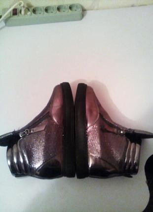 Стильные ботиночки со стразами4 фото