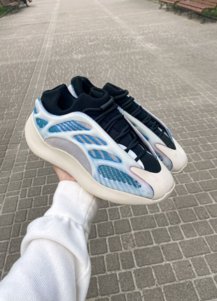 Кросівки yeezy 700 v3 kyanite