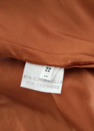 Стильний фірмовий якісний натуральний піджак із золотою форнитурой.10 фото
