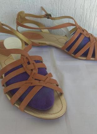 Босоножки кожанние clarks р.39