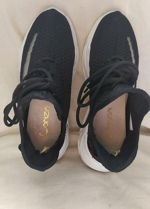 Кросівки lonza