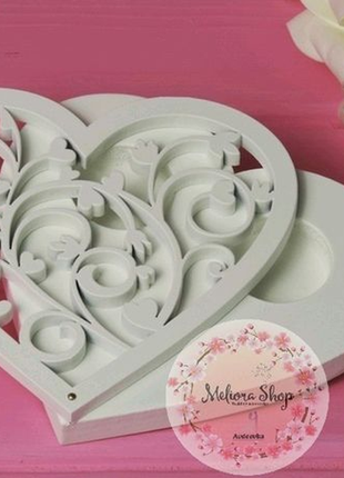 Підставка для кілець із дерева