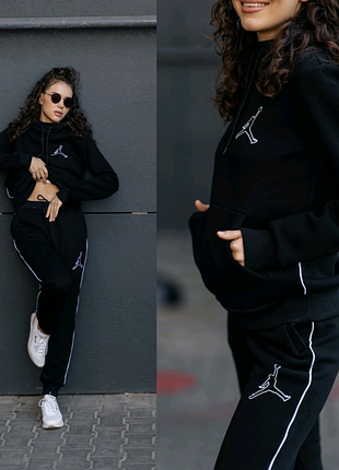 Жіночий і чоловічий костюм