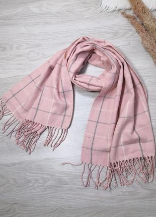 Шикарный тёплый шерстяной розовый шарф в клеточку с кисточками4 фото