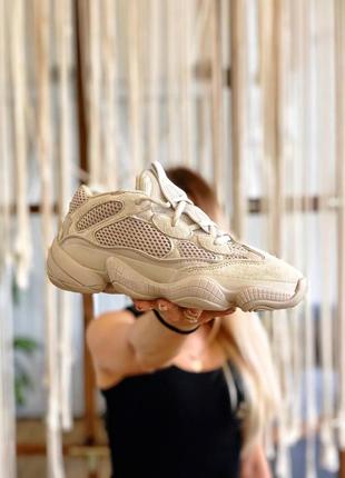 Круті жіночі кросівки adidas yeezy yeezy 500 blush бежеві1 фото