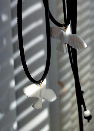 Подвеска чокер голубка птичка горлица на шнурке