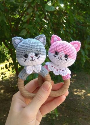 Вязаная погремушка котик, игрушка ручная работа5 фото