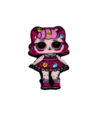 Серединка для бантика (пластиковый декор) 3,5 см лол со стразами (малиновое платье). шт, ассорти