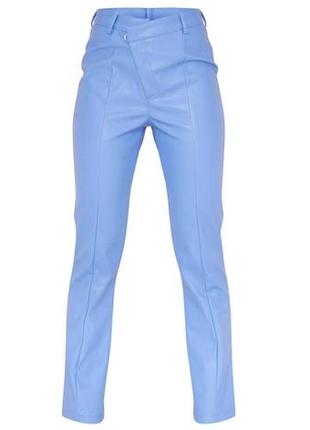 Прямі брюки зі штучної шкіри блакитного кольору2 фото