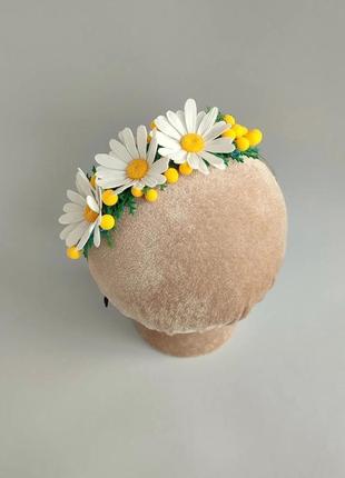 Обруч з ромашками, віночок з ромашками.