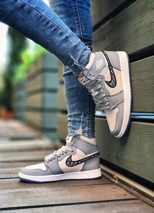 Шикарні жіночі кросівки nike air jordan 1 dior сірі