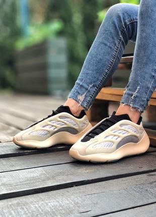 Стильные женские кроссовки adidas yeezy boost 700 v3 azael пудровые8 фото