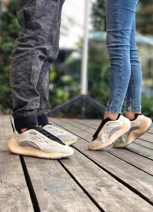 Стильные женские кроссовки adidas yeezy boost 700 v3 azael пудровые4 фото