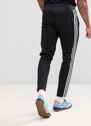 Зауженные спортивные штаны адидас adidas — цена 500 грн в каталоге Спортивные  штаны ✓ Купить мужские вещи по доступной цене на Шафе | Украина #47563110